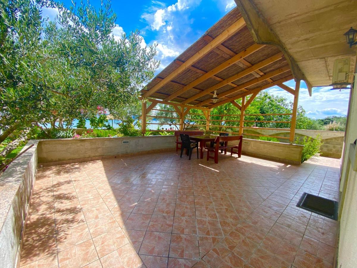 Apartman Ana Dobropoljana Bagian luar foto