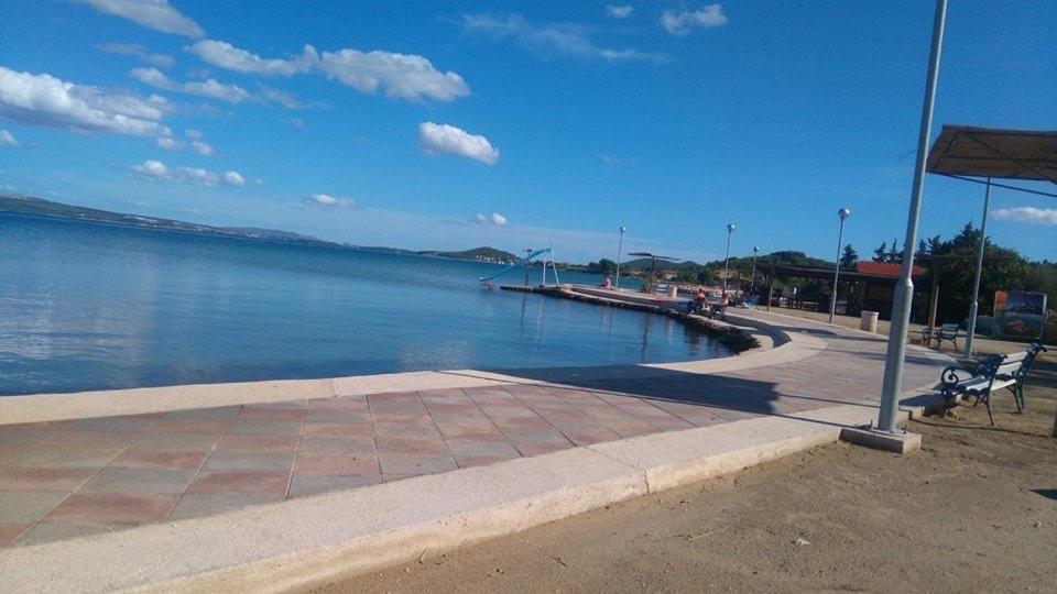 Apartman Ana Dobropoljana Bagian luar foto